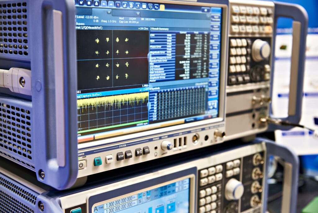 Digital Spectrum Analyzer and Signal Generator in lab