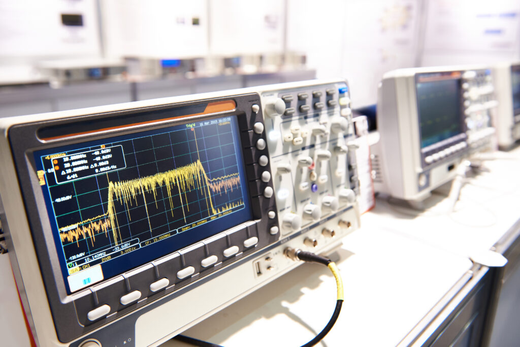 Oscilloscope spectrum analyzer in store exhibition